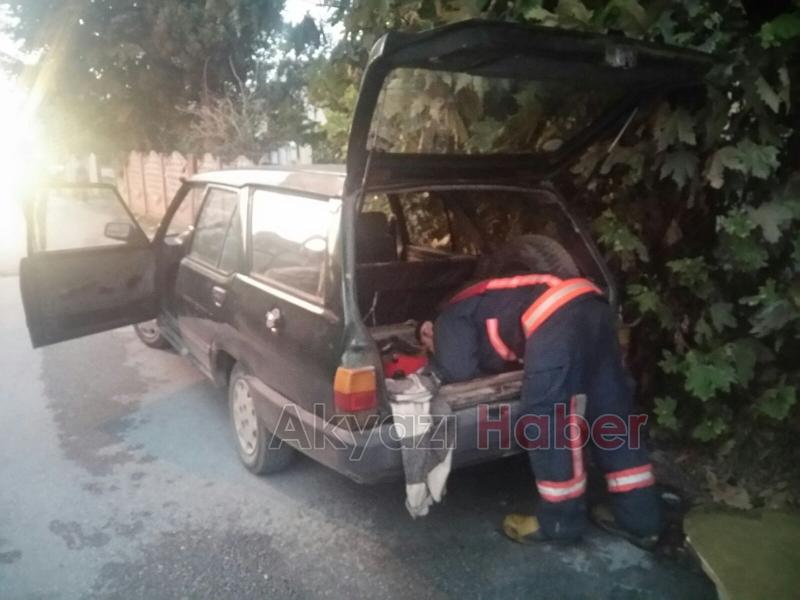 Akyazı’da Gaz Kaçıran Otomobil Korku Dolu Anlar Yaşattı