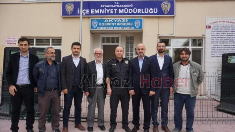 Akyazıda görev yapan basın mensuplarının oluşturduğu Medya Birliği Akyazı Kaymakamı ve İlçe Emniyet Müdürü'nü ziyaret etti