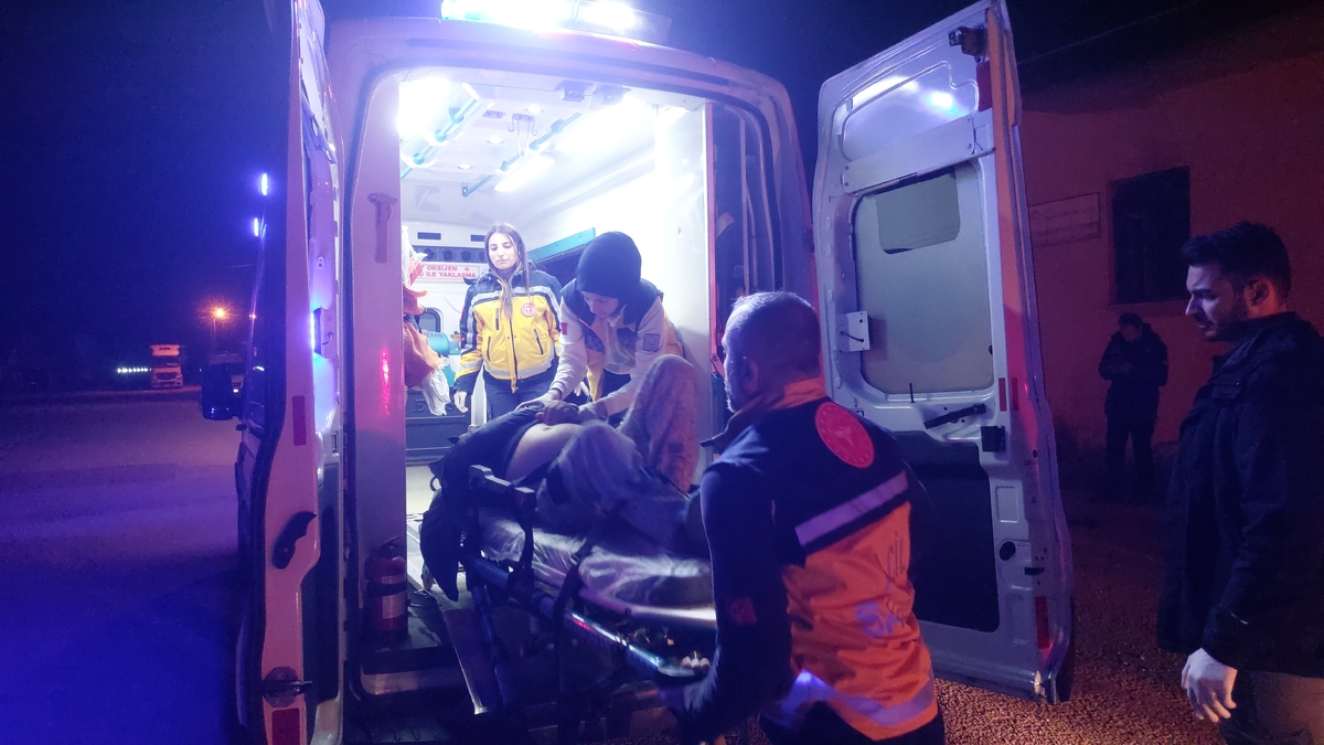 Akyazı’da Kavga Kanlı Bitti: 1 Kişi Hayatını Kaybetti