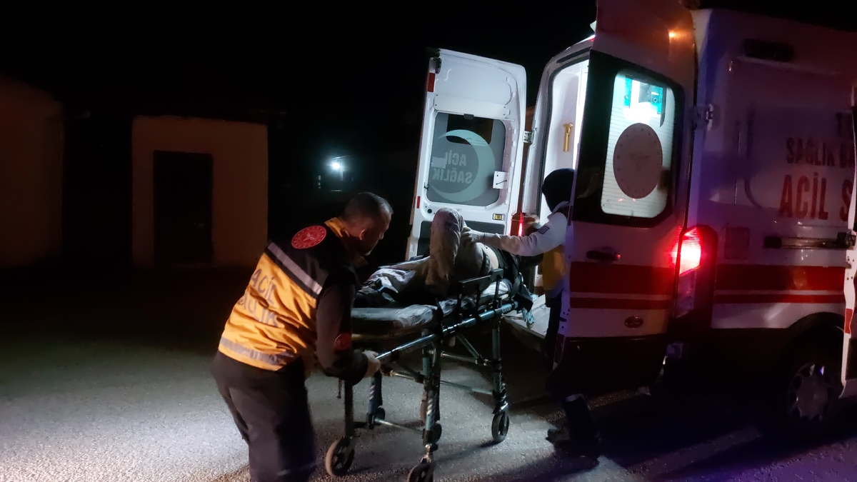 Akyazı’da Kavga Kanlı Bitti: 1 Kişi Hayatını Kaybetti