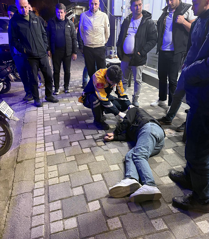 Akyazı’da korkutan olay: Genç gir anda yere yığıldı