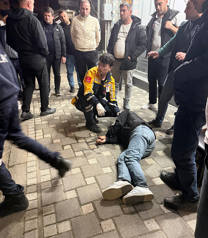 Akyazı’da korkutan olay: Genç gir anda yere yığıldı