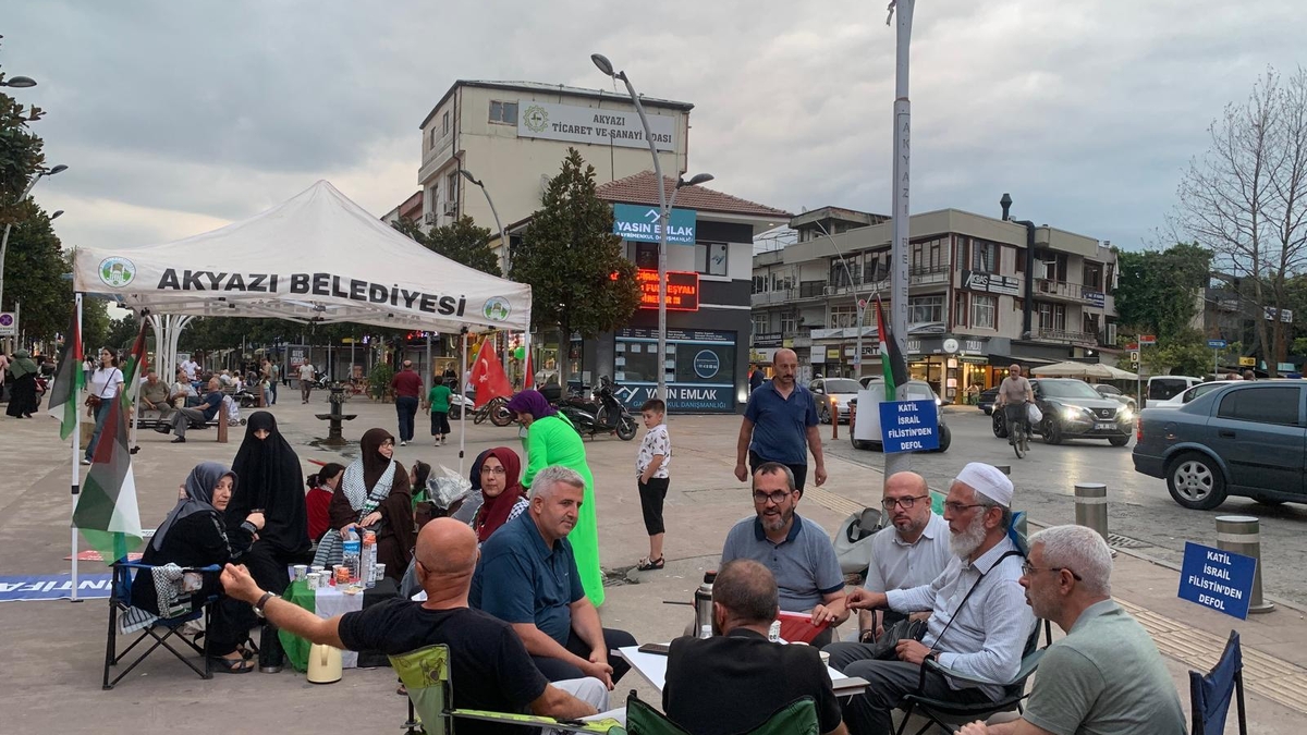 Akyazı’da Mazlumlar İçin Vicdan Nöbeti Başladı