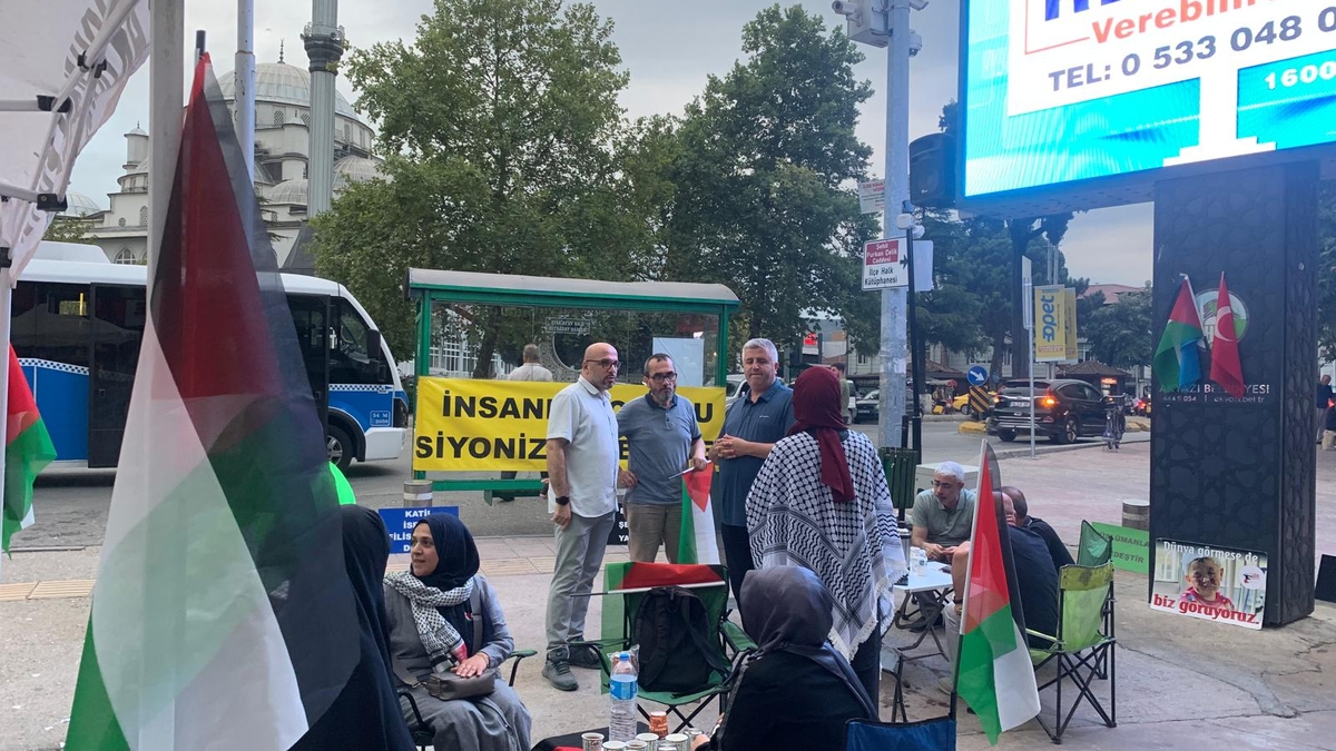 Akyazı’da Mazlumlar İçin Vicdan Nöbeti Başladı