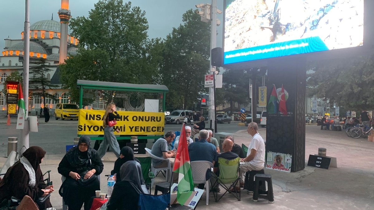 Akyazı’da Mazlumlar İçin Vicdan Nöbeti Başladı