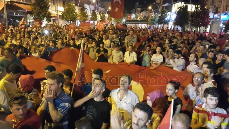 Akyazıda Milli İrade ve Demokrasi Nöbeti