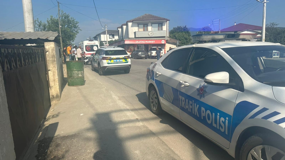 Akyazı’da motosiklet ile otomobil çarpıştı: 1 yaralı