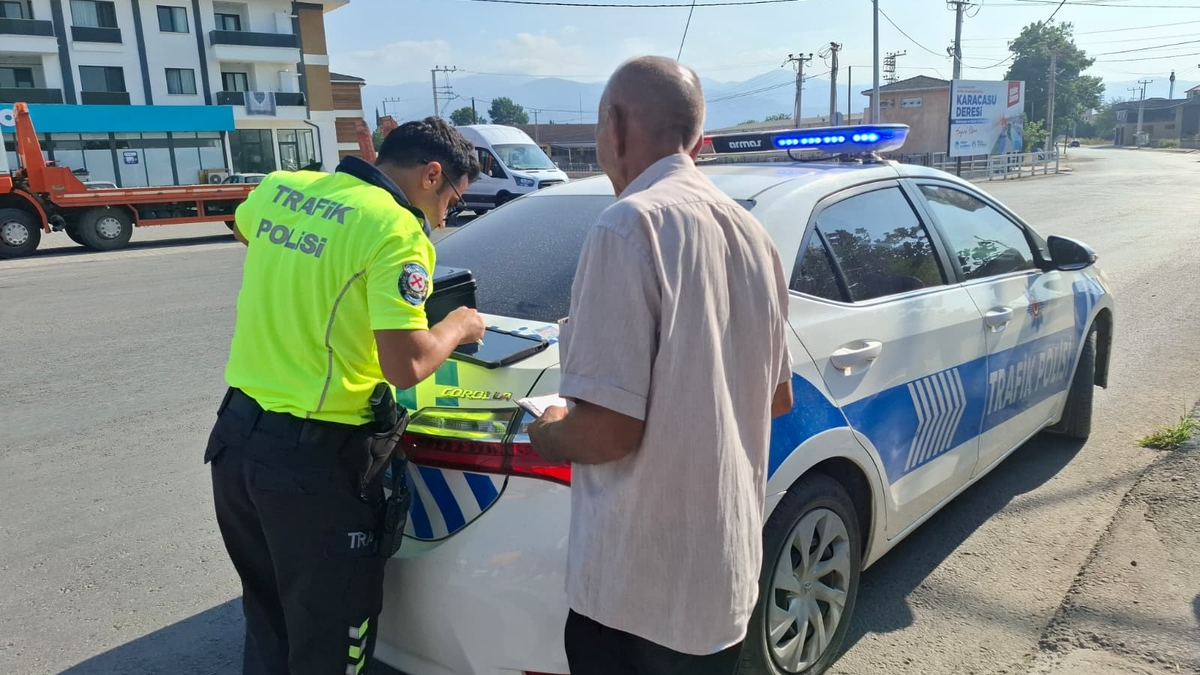 Akyazı’da motosiklet ile otomobil çarpıştı: 1 yaralı