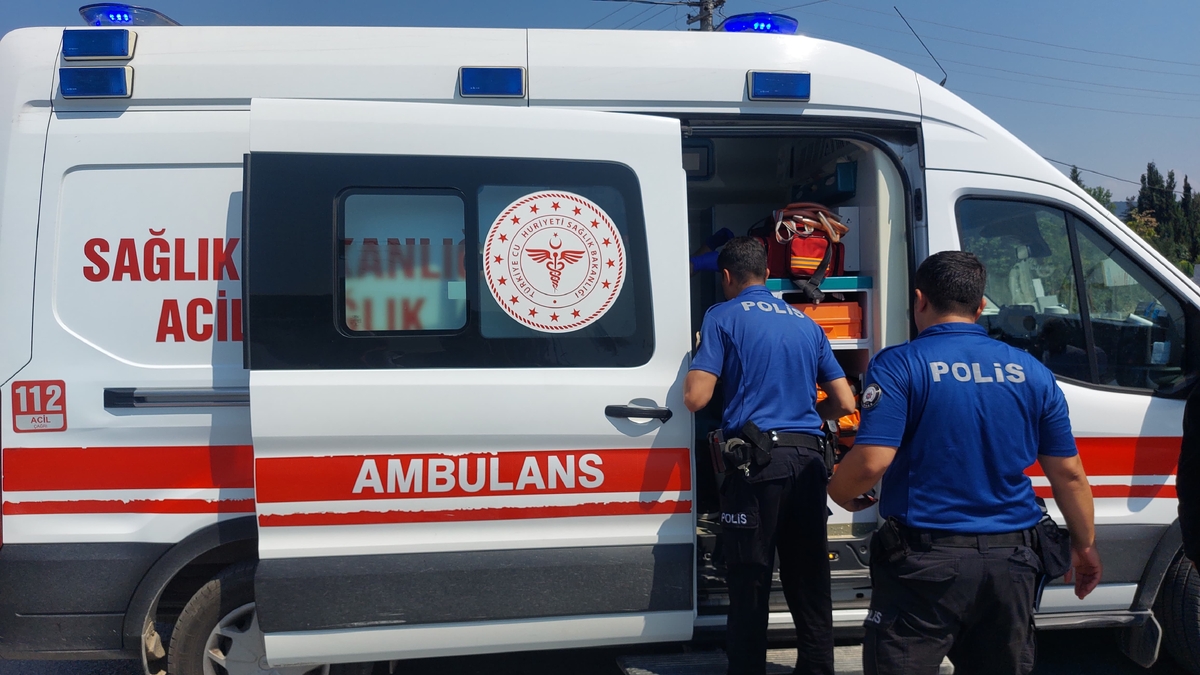 Akyazı’da motosiklet sulama tankeri ile çarpıştı