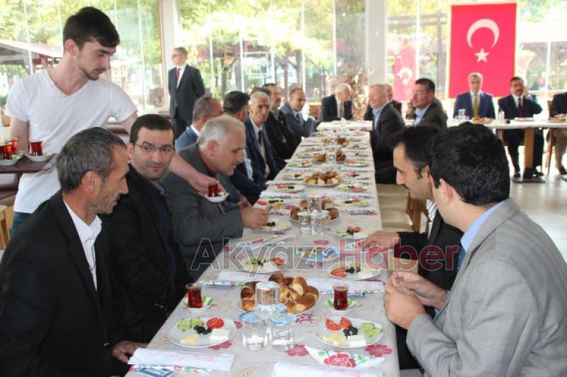 Akyazı’da Muhtarlar Günü Kutlandı