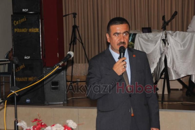 Akyazı'da Muhtarlar Yemek Etkinliğinde Buluştu