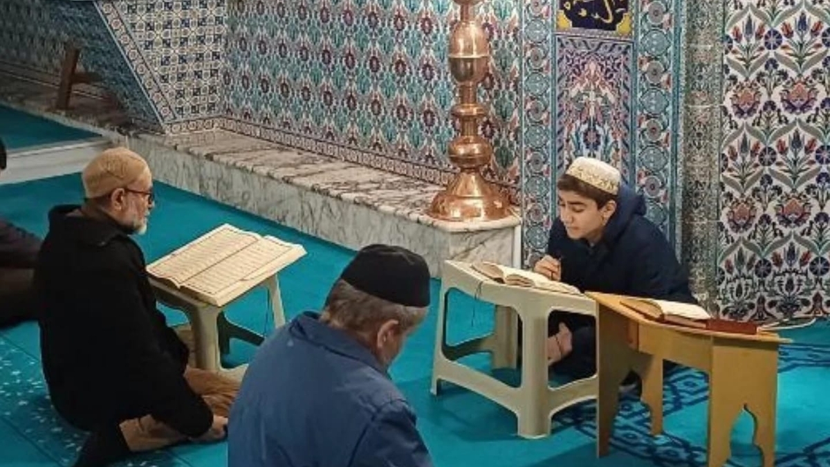 Akyazı’da Öğrencilerden Ramazan Boyunca Manevi Hizmet