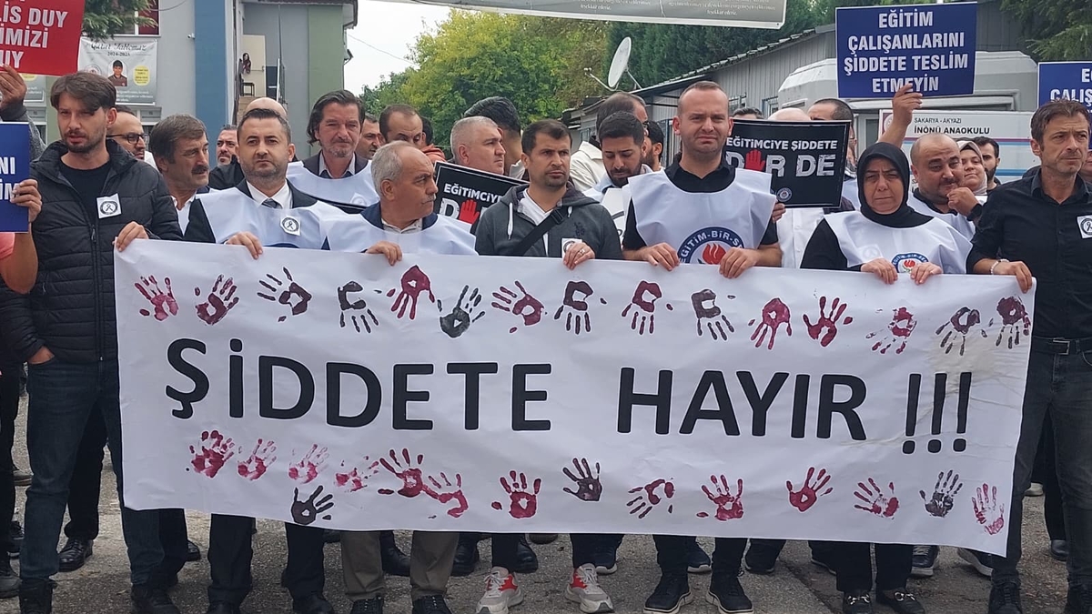Akyazı’da Öğretmene Saldırı! Eğitim Camiası Tepkili