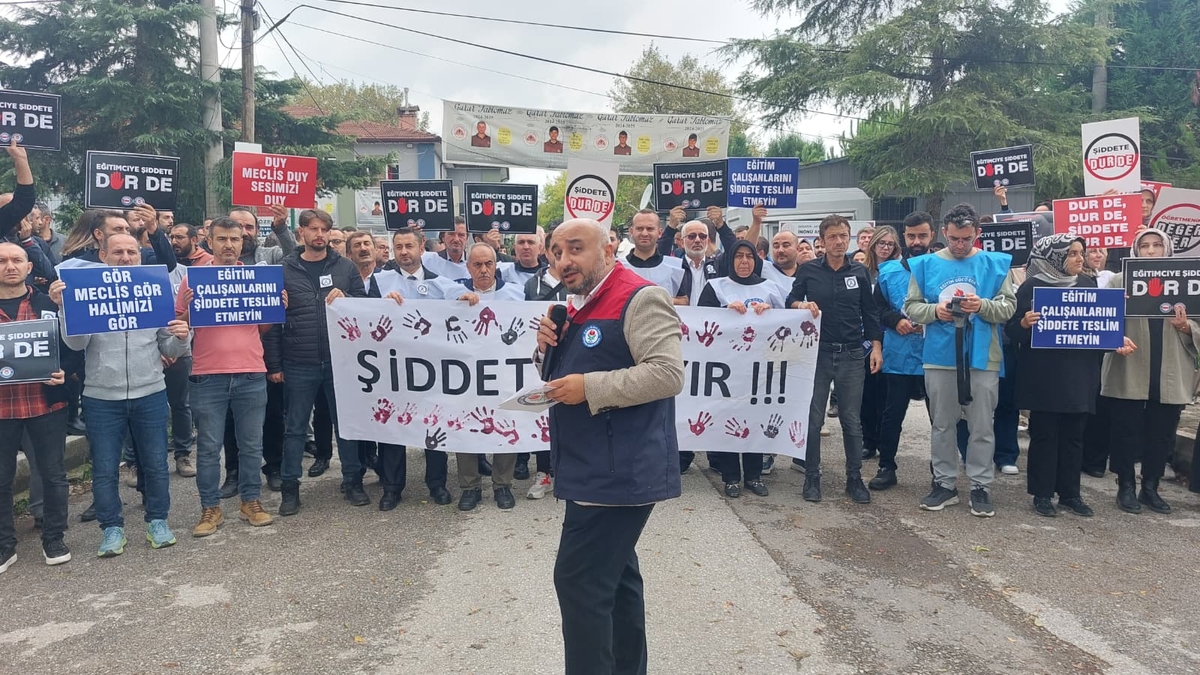 Akyazı’da Öğretmene Saldırı! Eğitim Camiası Tepkili