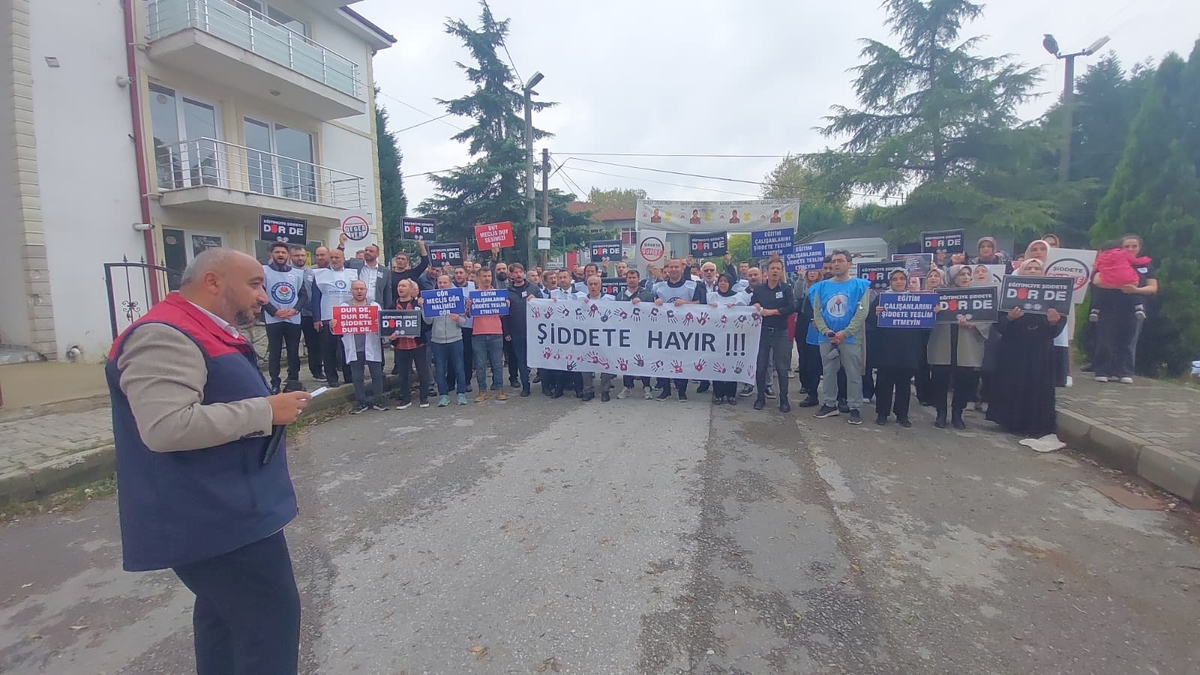 Akyazı’da Öğretmene Saldırı! Eğitim Camiası Tepkili