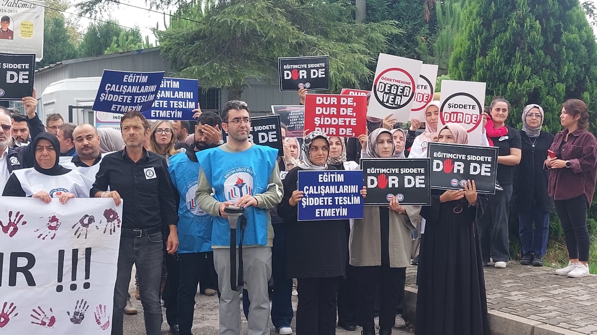 Akyazı’da Öğretmene Saldırı! Eğitim Camiası Tepkili