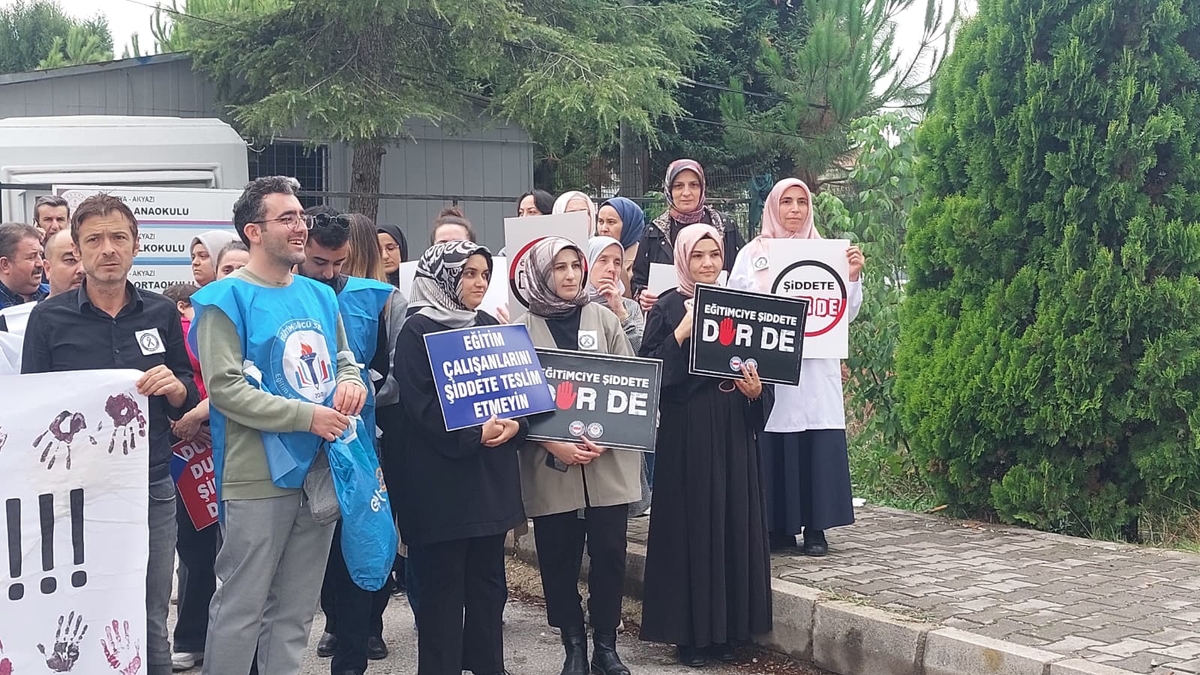 Akyazı’da Öğretmene Saldırı! Eğitim Camiası Tepkili