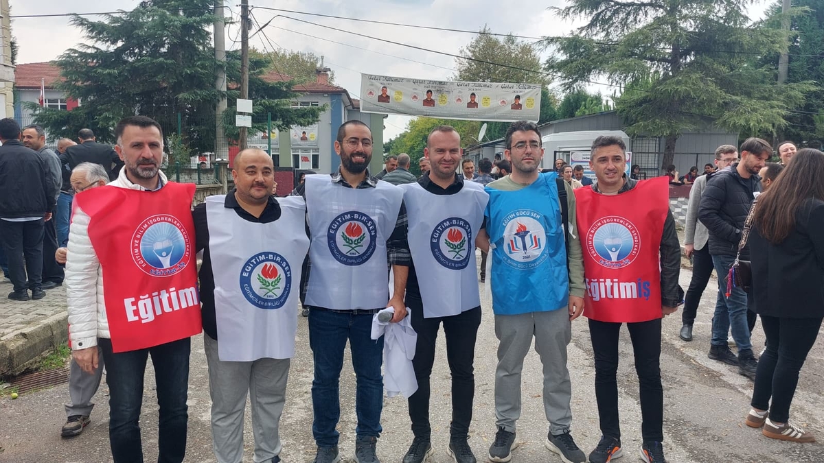 Akyazı’da Öğretmene Saldırı! Eğitim Camiası Tepkili