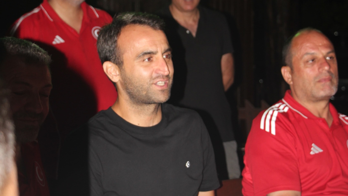 Akyazı’da Örnek Buluşma: Karaoğlan, Sporcularla Bir Arada