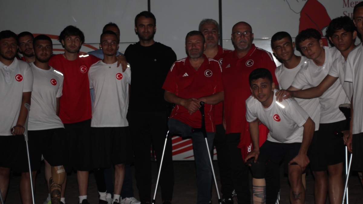 Akyazı’da Örnek Buluşma: Karaoğlan, Sporcularla Bir Arada