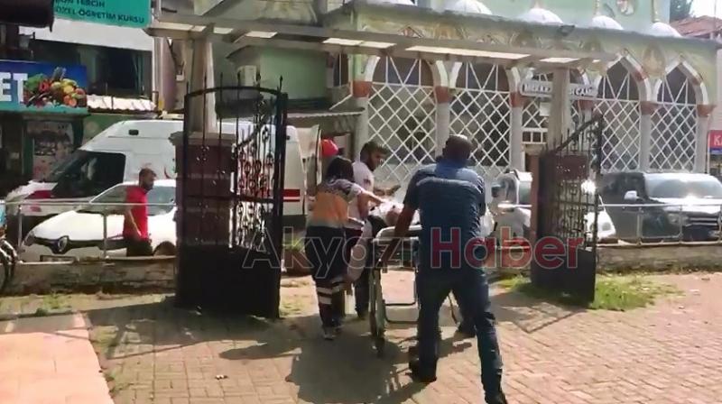 Akyazıda Parkta Otururken Kalp Krizi Geçirdi