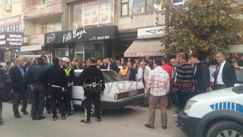 Akyazıda Polis Operasyonuyla Kıskıvrak Yakalandılar