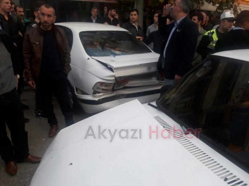 Akyazıda Polis Operasyonuyla Kıskıvrak Yakalandılar