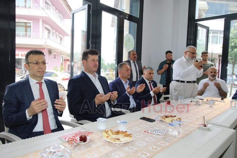 Akyazıda Protokol Bayramlaştı