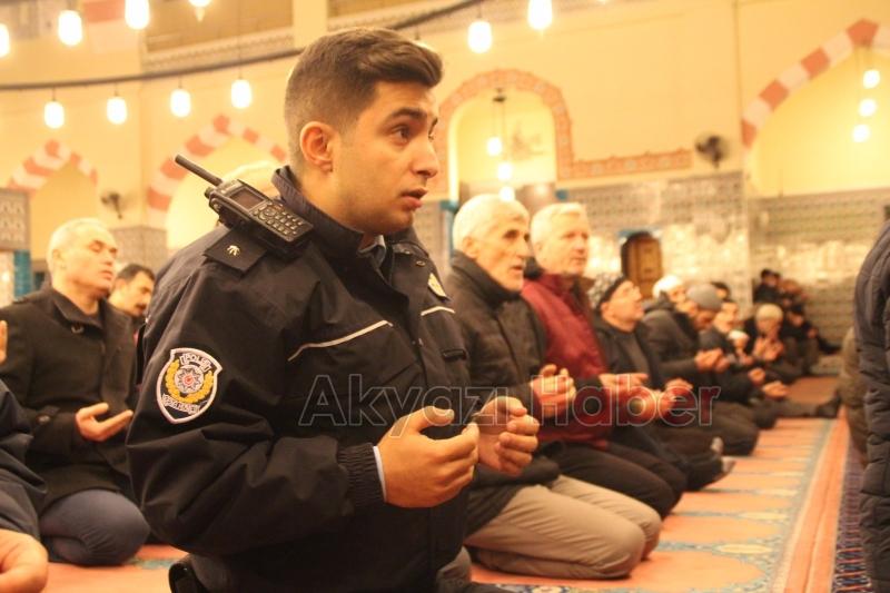 Akyazıda Şehitler İçin Hatim ve Dualar Okundu