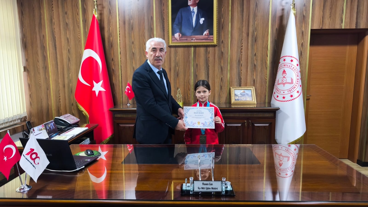 Akyazı’da Şampiyon Karateciler onurlandırıldı