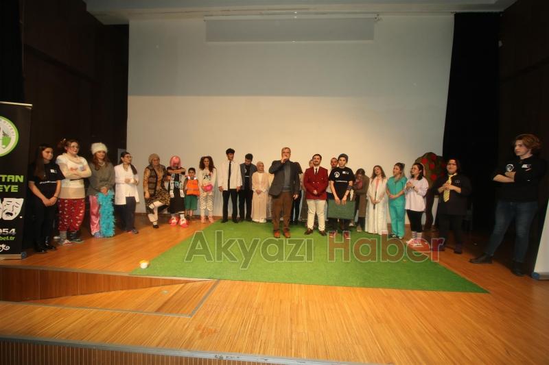 AKYAZI’DA TİYATRO GELENEĞİ DEVAM EDİYOR