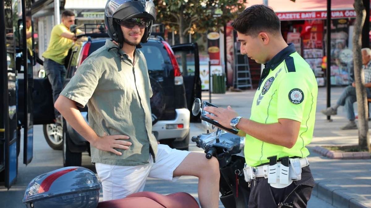 Akyazı’da Trafik Denetimleri Aralıksız Sürüyor