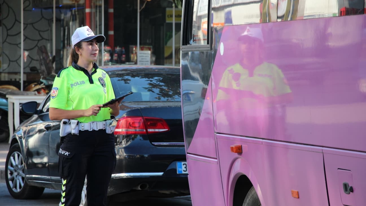 Akyazı’da Trafik Denetimleri Aralıksız Sürüyor