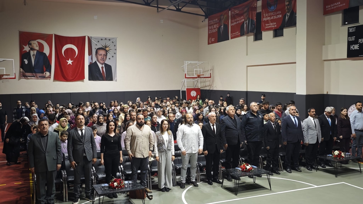 Akyazı’da Türkçe ve kültür şöleni büyük ilgi gördü