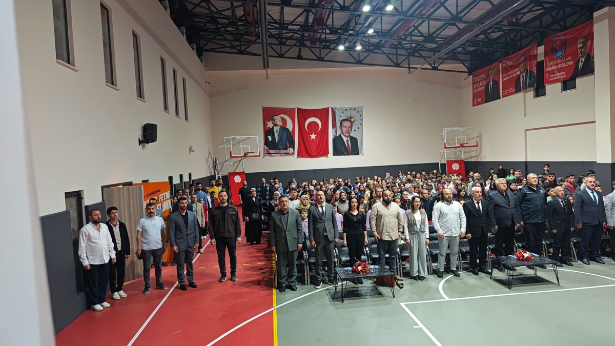 Akyazı’da Türkçe ve kültür şöleni büyük ilgi gördü