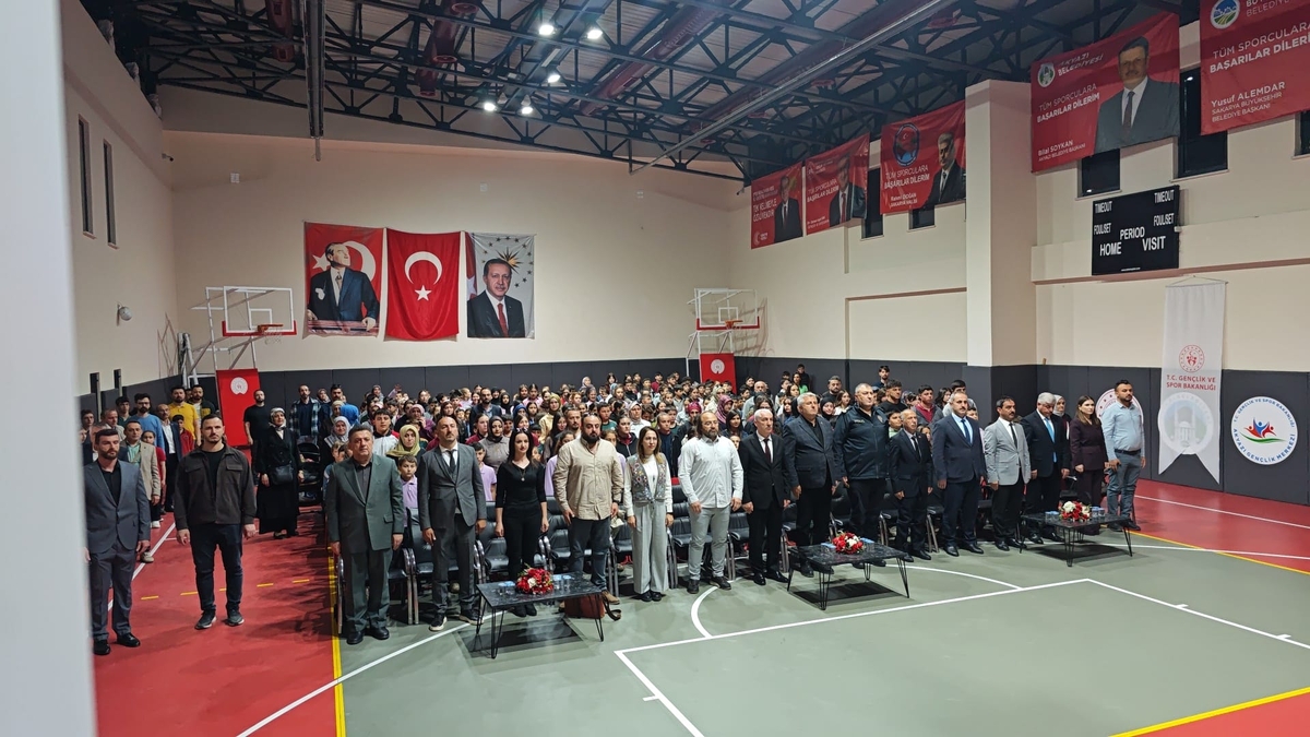 Akyazı’da Türkçe ve kültür şöleni büyük ilgi gördü