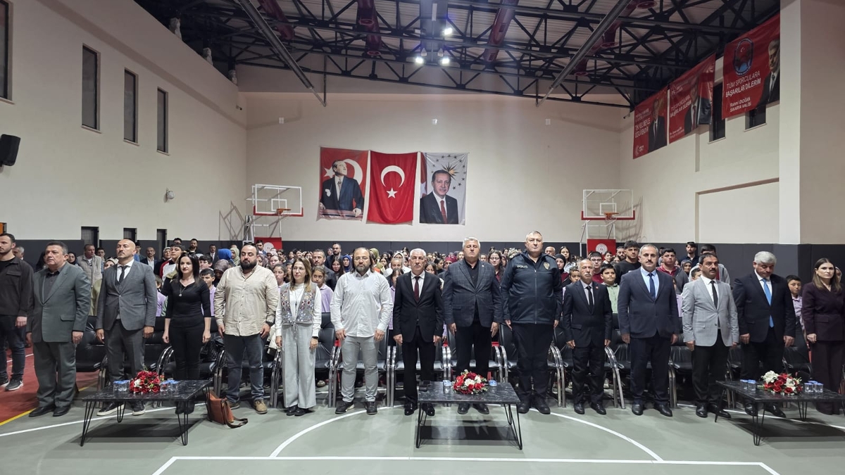 Akyazı’da Türkçe ve kültür şöleni büyük ilgi gördü