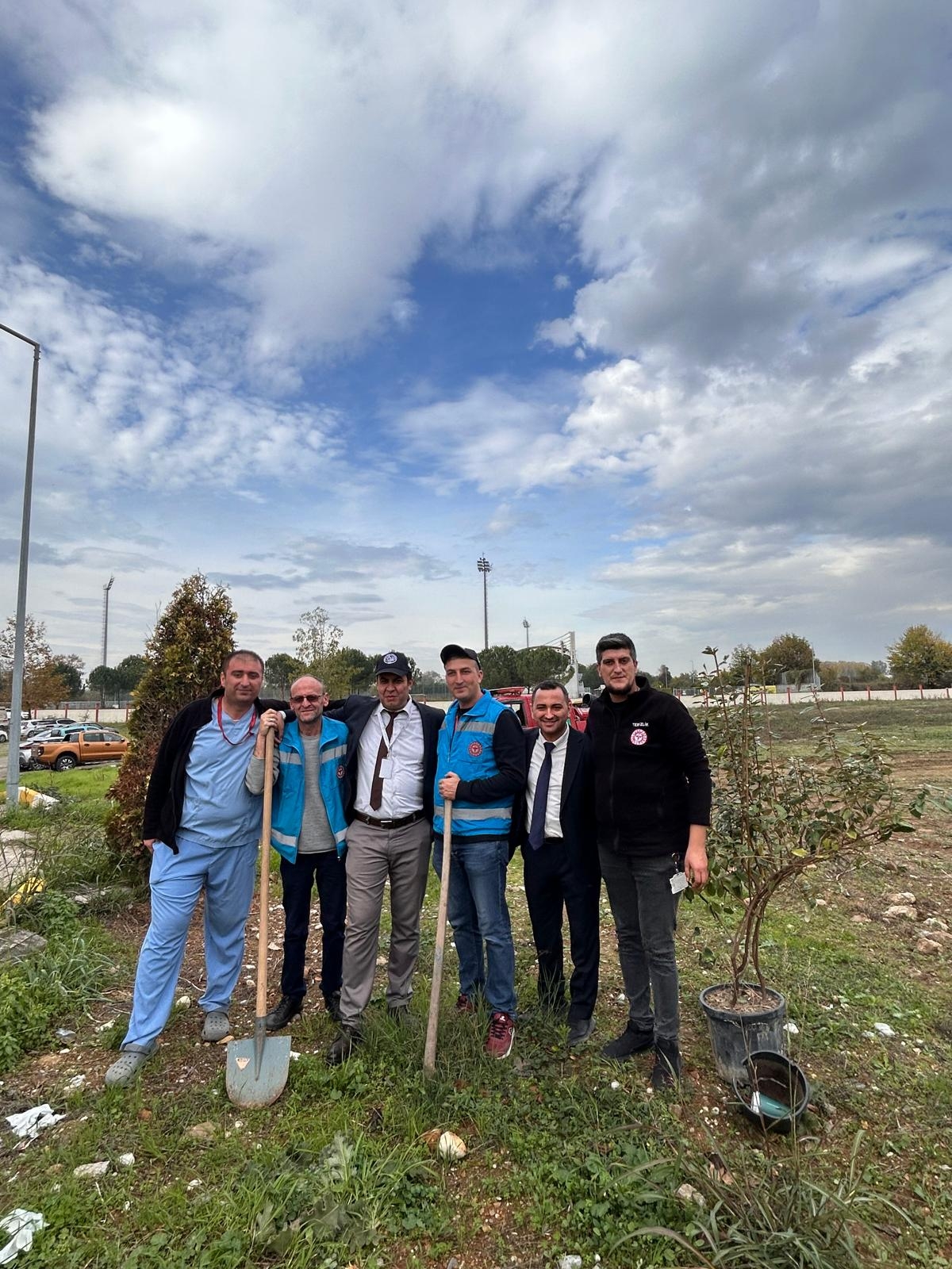 Akyazı’da Yeşil Vatan Seferberliği: 400 Fidan Toprakla Buluştu