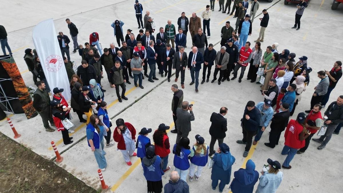 Akyazı’da Yeşil Vatan Seferberliği: 400 Fidan Toprakla Buluştu