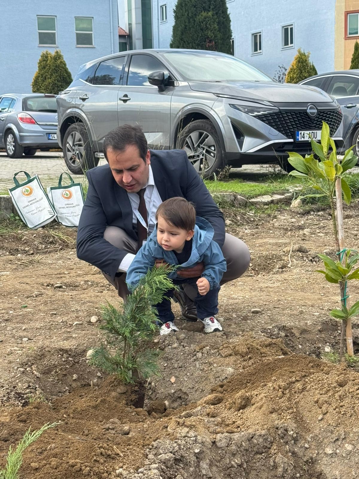Akyazı’da Yeşil Vatan Seferberliği: 400 Fidan Toprakla Buluştu