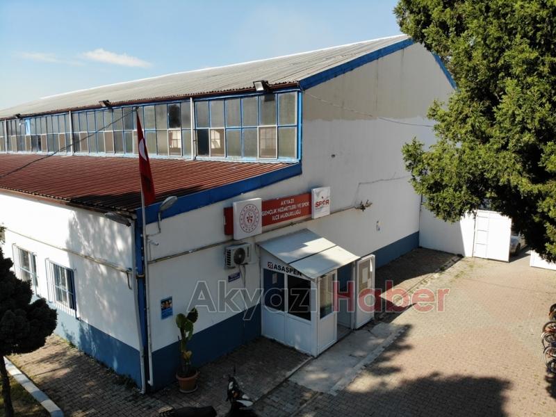 Akyazıdaki Spor Tesislerine  Bakım ve Onarım Yapıldı 