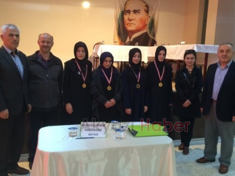 Akyazı İmam Hatip Lisesi Bilgi Yarışmasında Birinci Oldu