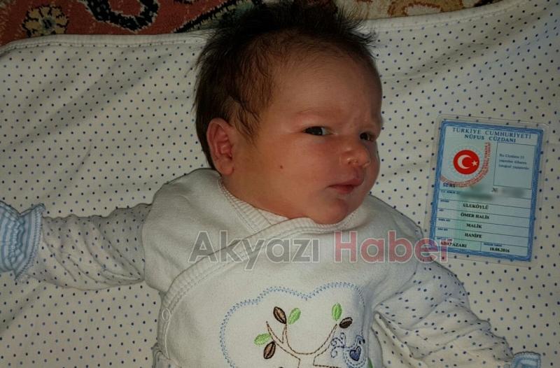 Akyazılı Aile Bebeğine Ömer Halis İsmini Verdi