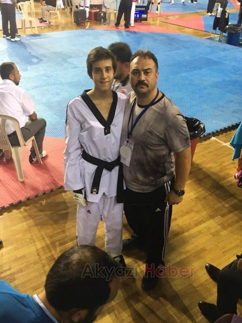 Akyazılı Alper'den büyük başarı