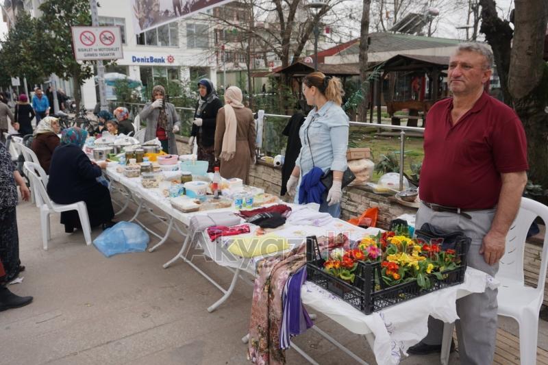 Akyazılı Annelerden Mehmetçik’e Destek