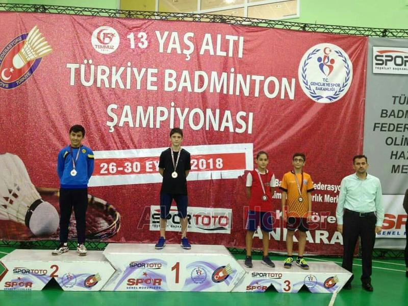 Akyazılı Badmintoncu Türkiye Şampiyonu Oldu