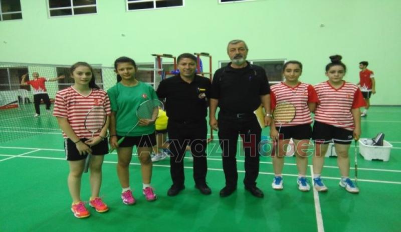 Akyazılı  Badmintonculardan Milli gurur
