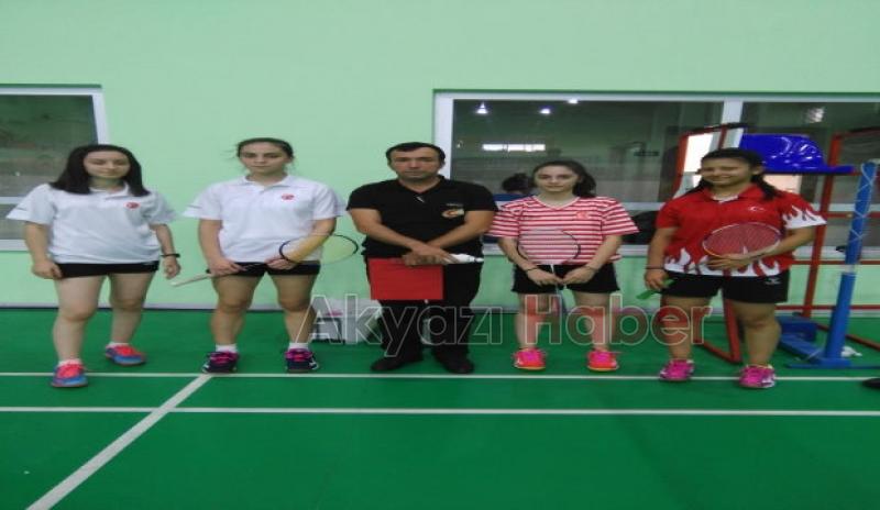 Akyazılı  Badmintonculardan Milli gurur