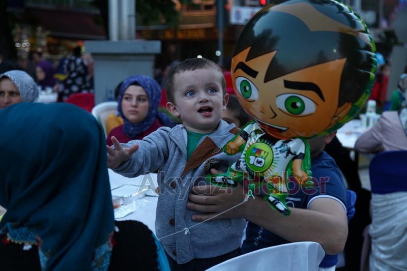 Akyazılı binler gönül sofralarında buluştu