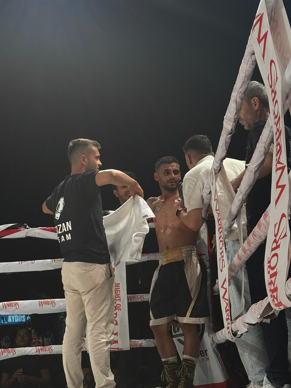 Akyazılı boksör Mustafa Bozan gururlandırdı